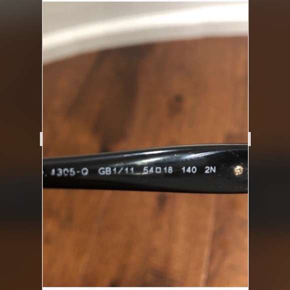 Versace sun glassese - Picture 13 of 13